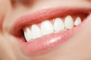 How Do Cosmetic Dentists Customize Cosmetic Treatments for Unique Smiles?